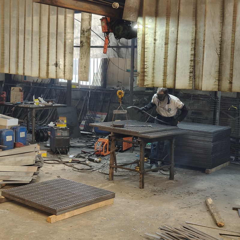 鋼格板鋼格柵板行業制造工藝和在產業鏈中的作用