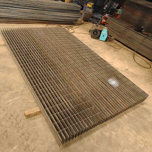 提高效率減少事故風(fēng)險：鋼格板鋼格柵在工業(yè)領(lǐng)域的作用