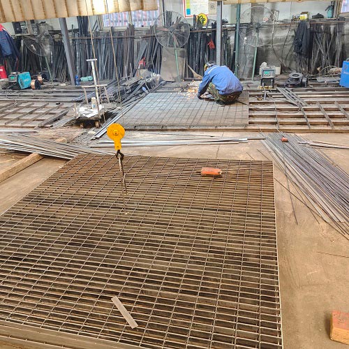 鋼格板鋼格柵板在不同行業的應用案例