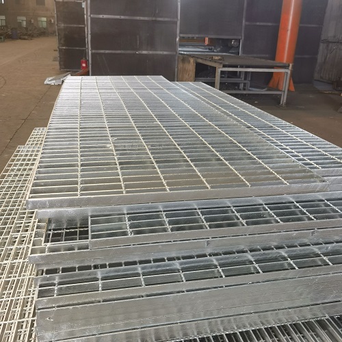 平臺鋼格板鋼格柵在石油化工領域的應用