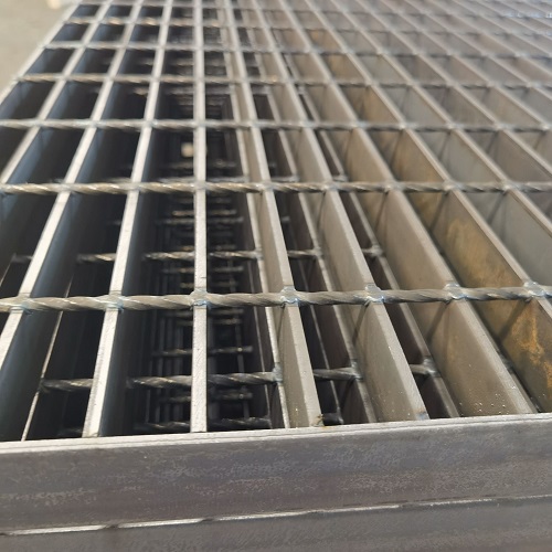 工業平臺鋼格板鋼格柵板在工業平臺建設中的優勢