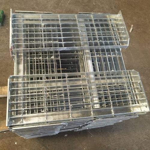 電廠用熱浸鋅樓梯踏步蓋板性能與優勢