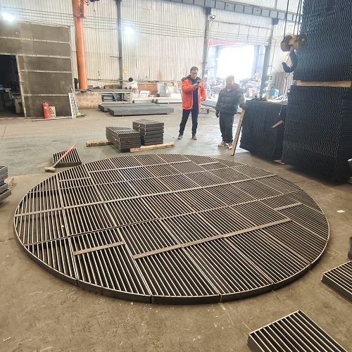 設備用鋼格柵板精準的選型指南