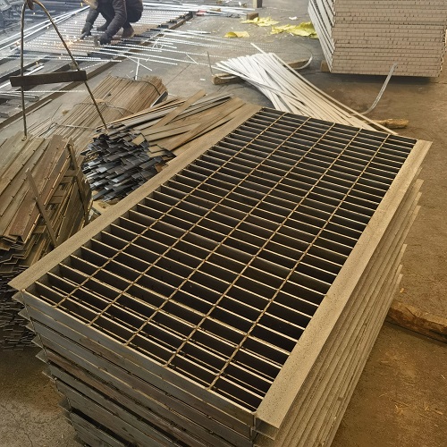 排水溝蓋板格柵的應用與優勢解析