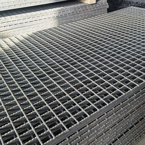 化工廠平臺(tái)鋼格板的承重與耐磨性