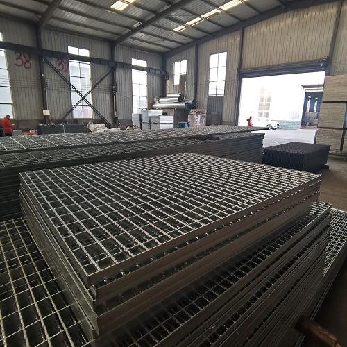 溝蓋板鋼格板助力排水系統的高效運用