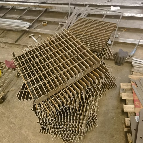 表面處理暗藏玄機(jī)！不同工藝對鋼格柵壽命的影響