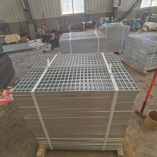 污水處理廠鋼格柵怎么選？耐腐蝕方案全解析