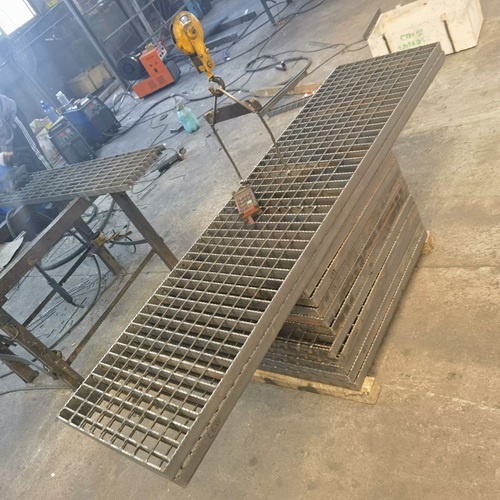 鋼格柵性能大揭秘：憑什么成為工程界寵兒？