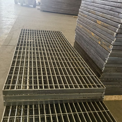 鋼格板在音樂節舞臺搭建中的妙用