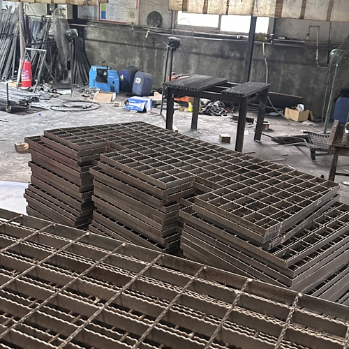 鋼格柵板怎么選才不踩坑？這幾點(diǎn)必須知道