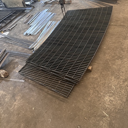 為什么越來越多工程師偏愛鋼格柵板