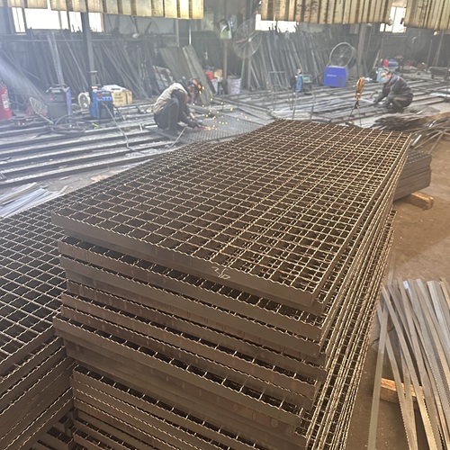 鋼格柵板維護(hù)保養(yǎng)指南，延長(zhǎng)使用壽命