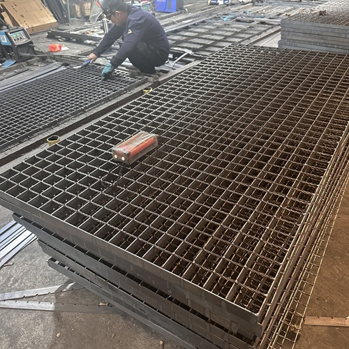 鋼格柵板連接件選擇不當會出什么問題